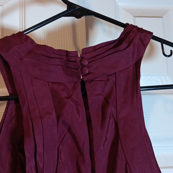 Banana Republic Silk Sleeveless Rose Blouse in Burgundy - M - Picture 5 of 5